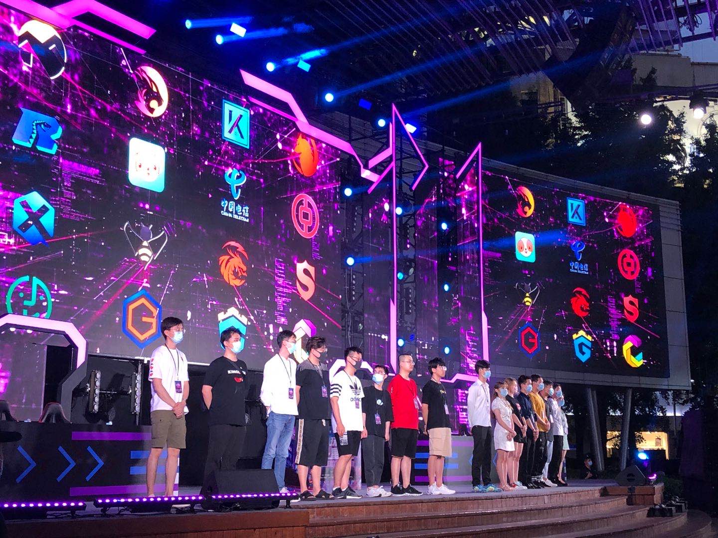 费莱尼作为 费莱尼作为