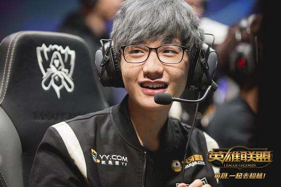 界杯上一展 界杯上一展