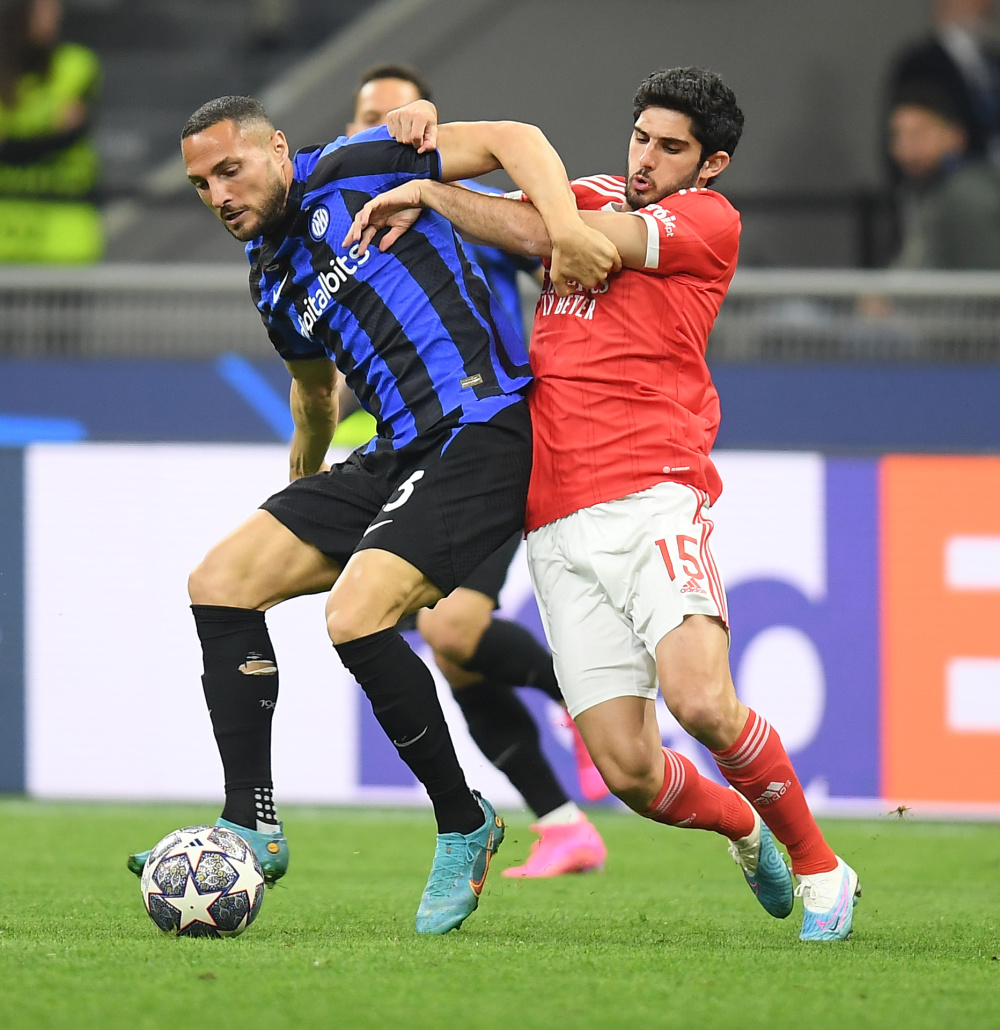 伦纳德的终 伦纳德的终